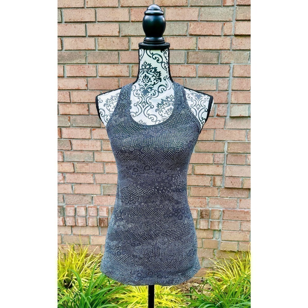 EUC Lululemon Cool Racerback Tank Top Black White Floral Print Size 2-4?
